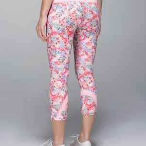 Lululemon Run: Inspire Crop II